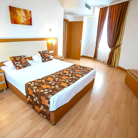 Cenger Rezort 5*